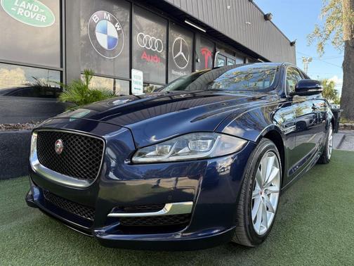 2016 Jaguar XJ XJ R-Sport
