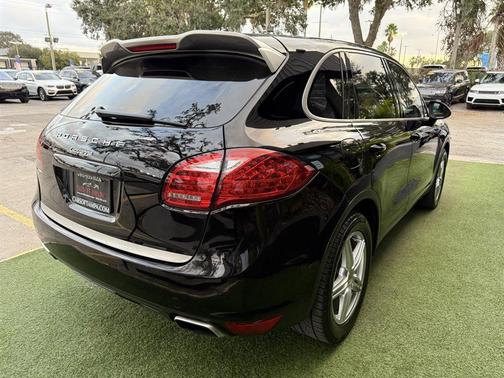 2014 Porsche Cayenne Platinum Edition