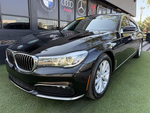 Black 2018 BMW 740