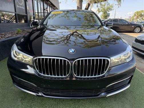 Black 2018 BMW 740