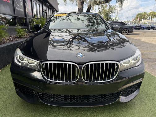 Black 2019 BMW 740