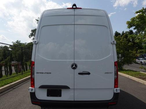 2025 Mercedes-Benz Sprinter 2500 Standard Roof