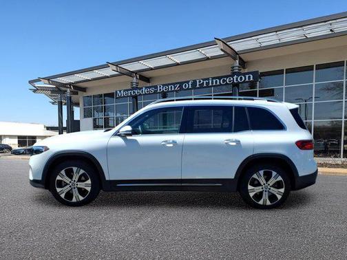 Polar White 2025 Mercedes-Benz EQB 300 4MATIC