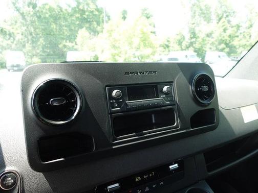 2025 Mercedes-Benz Sprinter 2500 Standard Roof