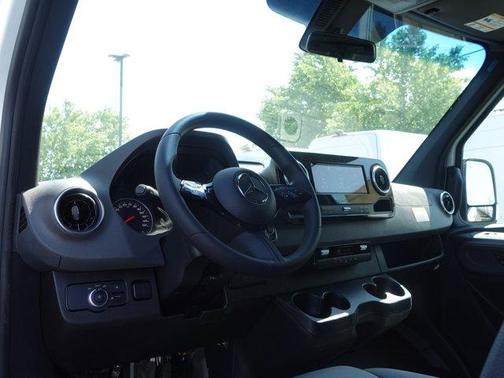 2025 Mercedes-Benz Sprinter 2500 High Roof