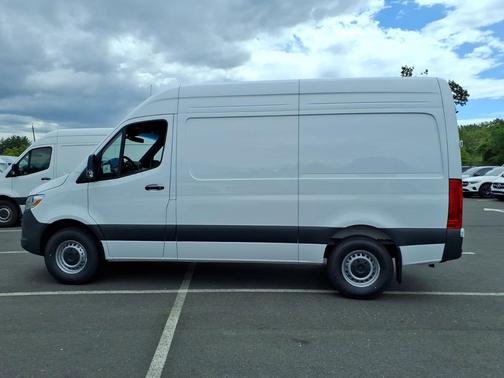 Arctic White 2026 Mercedes-Benz Sprinter 2500 Standard Roof
