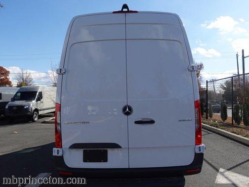 2025 Mercedes-Benz Sprinter 2500 High Roof
