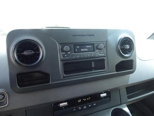 2025 Mercedes-Benz Sprinter 2500 Standard Roof