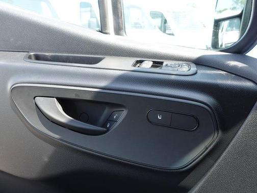 2025 Mercedes-Benz Sprinter 2500 Standard Roof