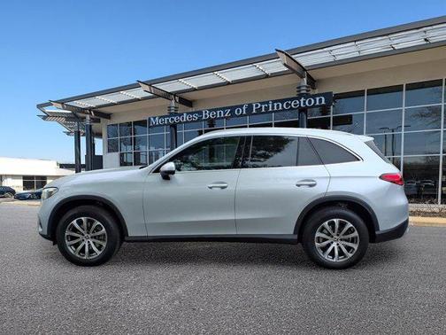 Cirrus Silver Metallic 2024 Mercedes-Benz GLC 300 4MATIC