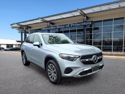 Cirrus Silver Metallic 2024 Mercedes-Benz GLC 300 4MATIC