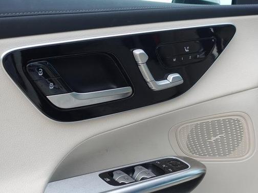 2025 Mercedes-Benz GLC 350e Base