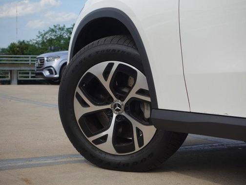 2025 Mercedes-Benz GLC 350e Base