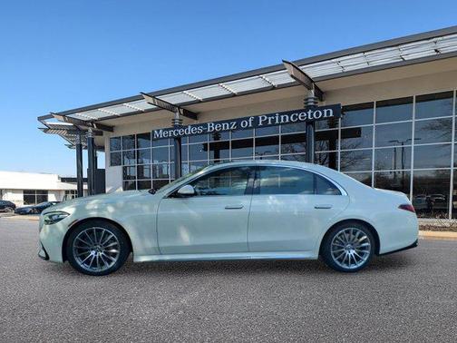 MANUFAKTUR Diamond White 2023 Mercedes-Benz S-Class 4MATIC