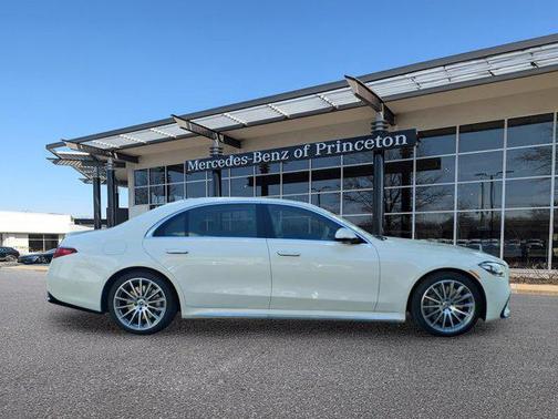 MANUFAKTUR Diamond White 2023 Mercedes-Benz S-Class 4MATIC