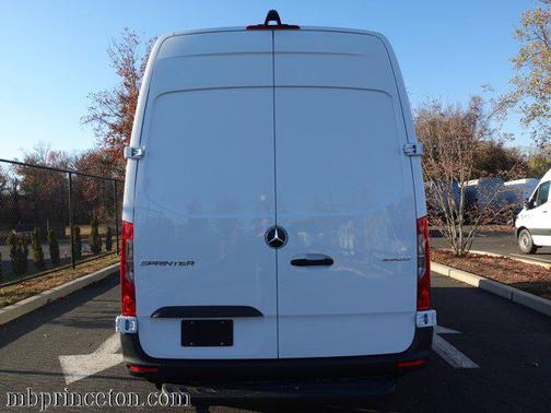 2025 Mercedes-Benz Sprinter 2500 High Roof