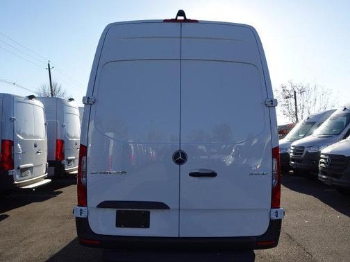 2025 Mercedes-Benz Sprinter 2500 High Roof