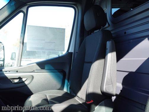 2025 Mercedes-Benz Sprinter 2500 Standard Roof