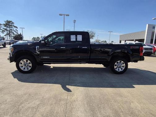 2018 Ford F-350 PLATINUM