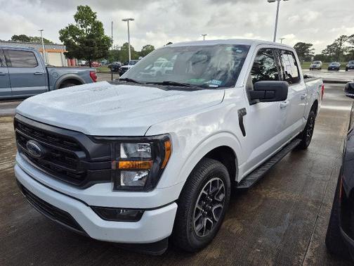 OXFORD WHITE 2023 Ford F-150 XLT Truck