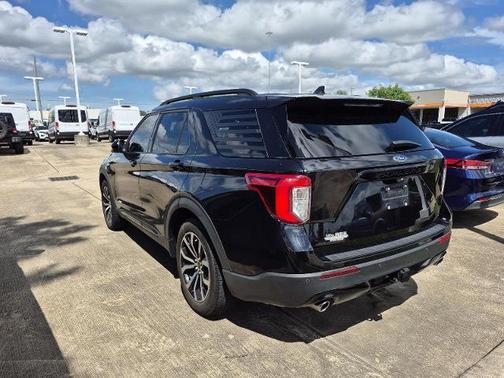 AGATE BLACK METALLIC 2023 Ford Explorer ST-LINE