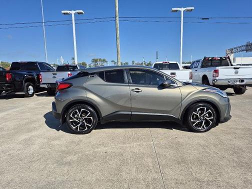 2021 Toyota C-HR XLE