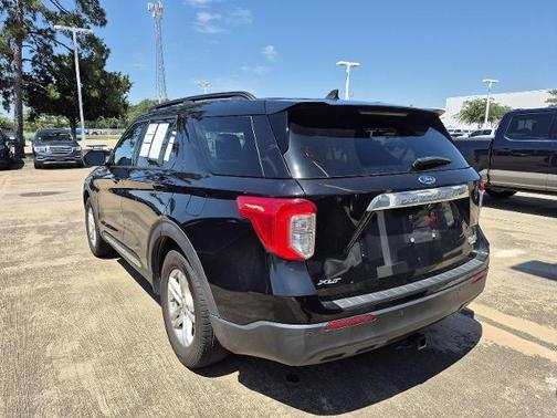 AGATE BLACK METALLIC 2022 Ford Explorer XLT