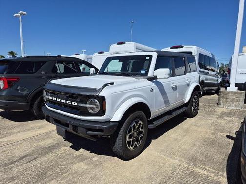 OXFORD WHITE 2024 Ford Bronco OUTER BANKS