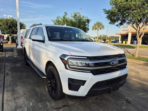 OXFORD WHITE 2023 Ford Expedition XLT