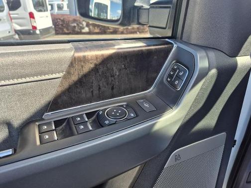 2023 Ford F-350 LARIAT SUPER DUTY