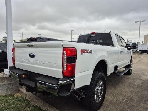 2023 Ford F-350 LARIAT SUPER DUTY