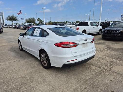 2020 Ford Fusion SE