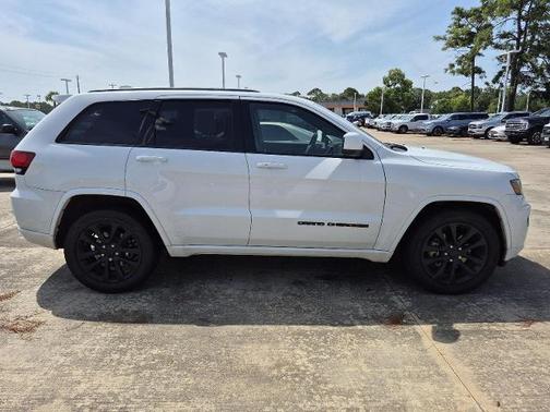 2018 Jeep Grand Cherokee LAREDO