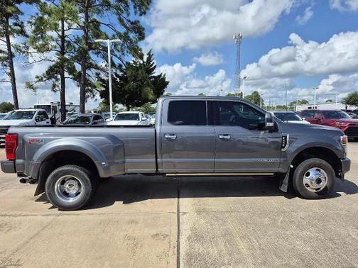 2022 Ford F-350 LIMITED