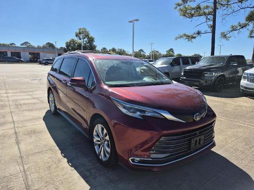 2021 Toyota Sienna L 7 PASSENGER
