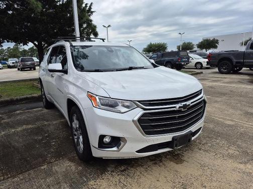Iridescent Pearl Tricoat 2018 Chevrolet Traverse PREMIER
