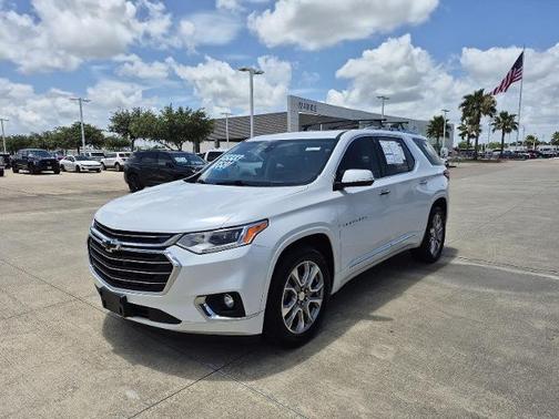 Iridescent Pearl Tricoat 2018 Chevrolet Traverse PREMIER