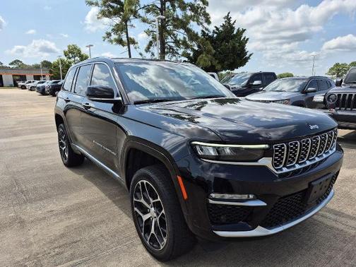 2023 Jeep Grand Cherokee SUMMIT