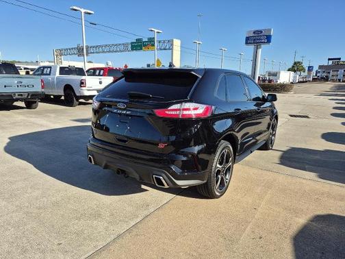 2023 Ford Edge ST
