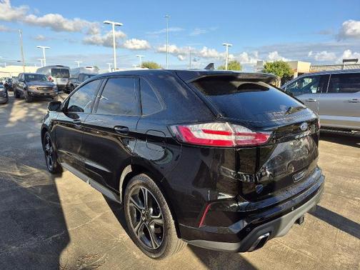 2023 Ford Edge ST