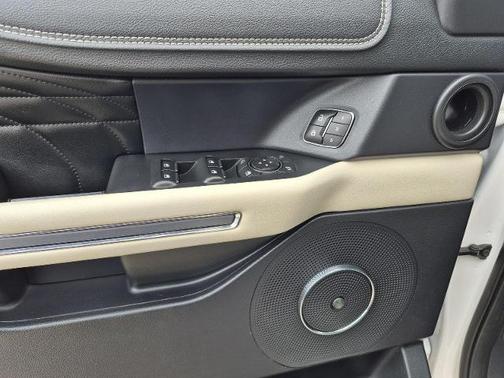 WHITE PLATINUM MET TRI-COAT 2019 Ford Expedition PLATINUM