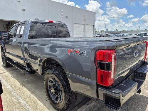 2023 Ford F-350 LARIAT SUPER DUTY