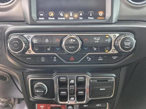 Firecracker Red Clearcoat 2020 Jeep Gladiator RUBICON