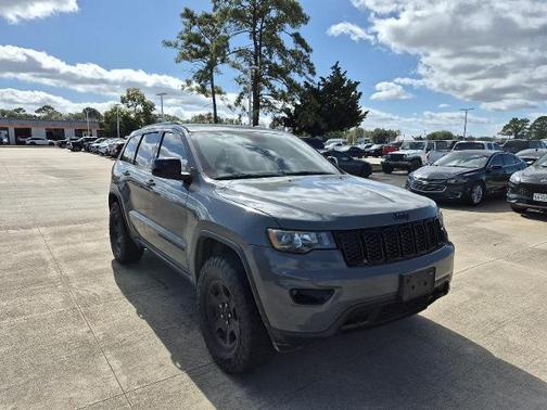 2019 Jeep Grand Cherokee LAREDO