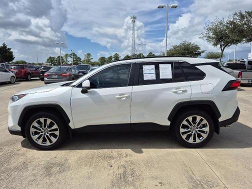 2021 Toyota RAV4 XLE PREMIUM