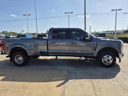2023 Ford F-350 LARIAT SUPER DUTY