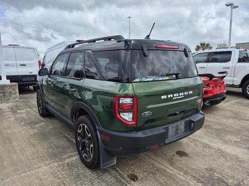 ERUPTION GREEN METALLIC 2023 Ford Bronco Sport OUTER BANKS