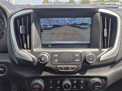 White 2024 GMC Terrain SLT