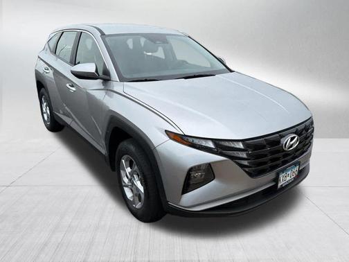 Shimmering Silver 2023 Hyundai TUCSON SE