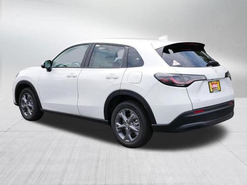 Platinum White Pearl 2026 Honda HR-V LX